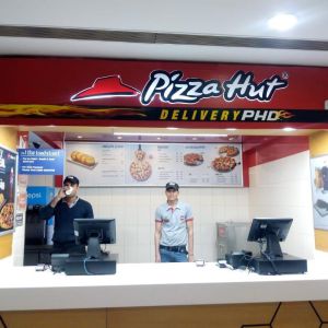 Pizza Hut Store Branding